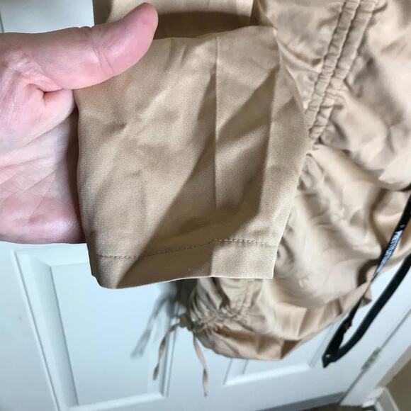 PrettyLittleThing Women's Ruched Deep Plunge Blazer Dress Beige NEW ~ Size 4 - Picture 5 of 9